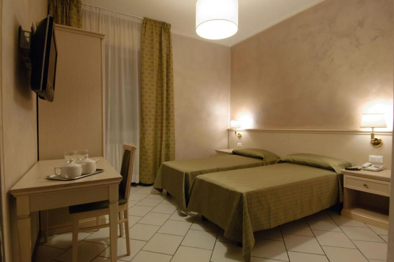 Albergo Cavallino 10 Toscolano Maderno Extérieur photo